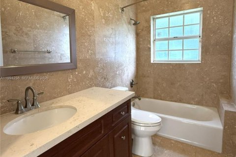 Apartamento en alquiler en Coral Gables, Florida, 2 dormitorios, 130.06 m2 № 2055883 - foto 13