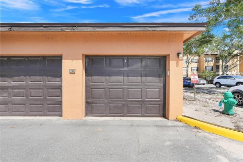 Condo in Orlando, Florida, 2 bedrooms  № 1916313 - photo 23