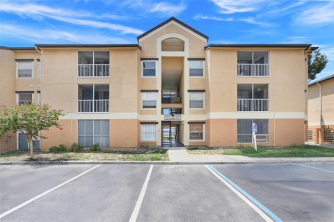 Condo in Orlando, Florida, 2 bedrooms  № 1916313 - photo 2
