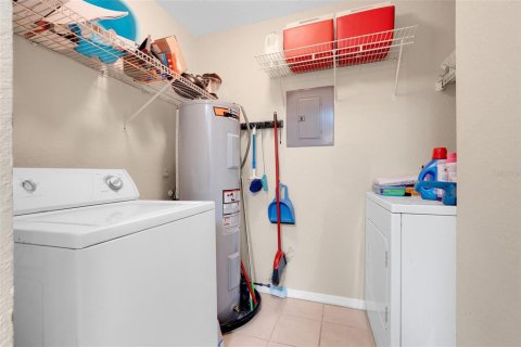 Condo in Orlando, Florida, 2 bedrooms  № 1916313 - photo 14