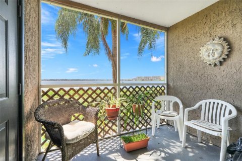 Condo in Orlando, Florida, 2 bedrooms  № 1916313 - photo 20