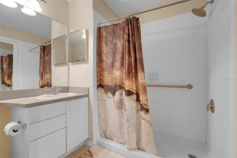 Condo in Orlando, Florida, 2 bedrooms  № 1916313 - photo 16