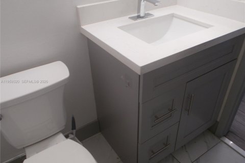 Copropriété à louer à Pembroke Pines, Floride: 2 chambres, 95.88 m2 № 2018131 - photo 23