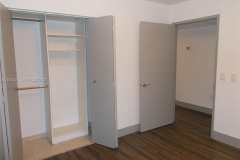 Copropriété à louer à Pembroke Pines, Floride: 2 chambres, 95.88 m2 № 2018131 - photo 25