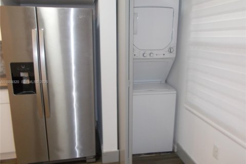 Copropriété à louer à Pembroke Pines, Floride: 2 chambres, 95.88 m2 № 2018131 - photo 20