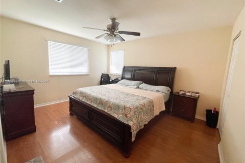 Townhouse in Tamarac, Florida 3 bedrooms, 138.05 sq.m. № 1948648 - photo 7