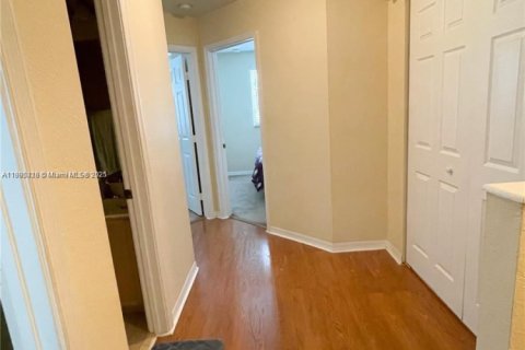 Townhouse in Tamarac, Florida 3 bedrooms, 138.05 sq.m. № 1948648 - photo 9