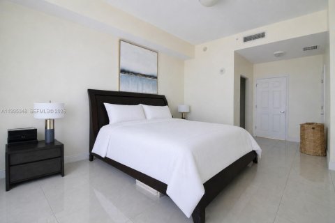 Condo in Hollywood, Florida, 3 bedrooms  № 2246462 - photo 7