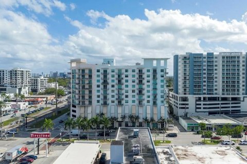 Condo in Hollywood, Florida, 3 bedrooms  № 2246462 - photo 22