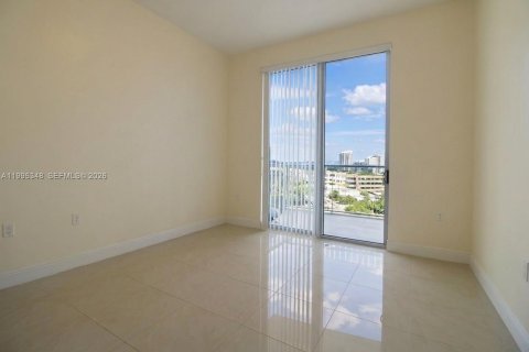 Condo in Hollywood, Florida, 3 bedrooms  № 2246462 - photo 14