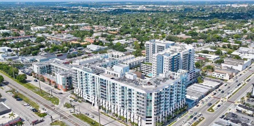 Condo in Hollywood, Florida, 3 bedrooms  № 2246462