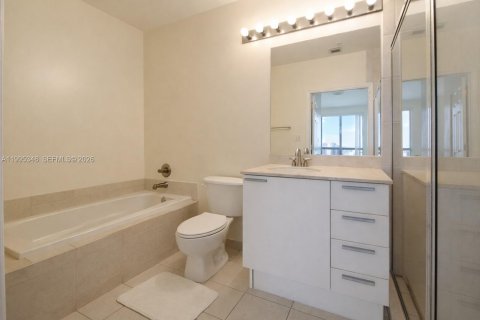 Condo in Hollywood, Florida, 3 bedrooms  № 2246462 - photo 10