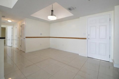 Condo in Hollywood, Florida, 3 bedrooms  № 2246462 - photo 3