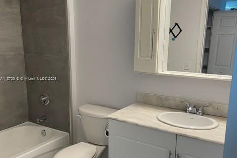 Condo in Miami, Florida, 2 bedrooms  № 1978801 - photo 9