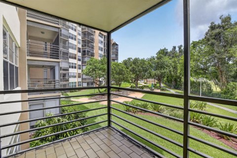 Condominio en venta en Pembroke Pines, Florida, 2 dormitorios, 91.04 m2 № 2240192 - foto 21