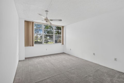 Condominio en venta en Pembroke Pines, Florida, 2 dormitorios, 91.04 m2 № 2240192 - foto 14