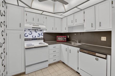 Condominio en venta en Pembroke Pines, Florida, 2 dormitorios, 91.04 m2 № 2240192 - foto 8