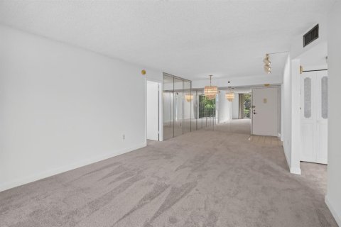 Condominio en venta en Pembroke Pines, Florida, 2 dormitorios, 91.04 m2 № 2240192 - foto 13