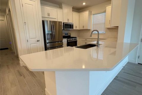 Casa en alquiler en Sarasota, Florida, 2 dormitorios, 142.14 m2 № 1791422 - foto 3