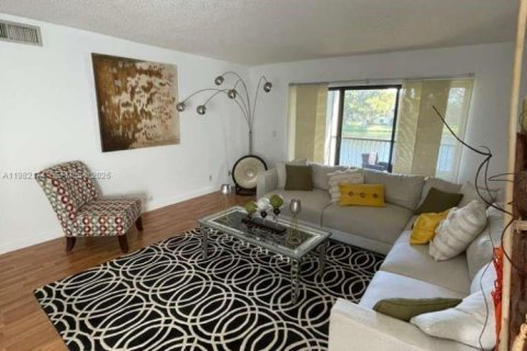 Снять в аренду кондоминиум в Уэстон, Флорида 2 спальни, 114.36м2, № 2048813 - фото 6