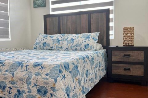 Снять в аренду виллу или дом в Майами, Флорида 3 спальни, 93.83м2, № 2005873 - фото 9