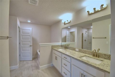 House in Auburndale, Florida 4 bedrooms, 204.38 sq.m. № 1894385 - photo 26