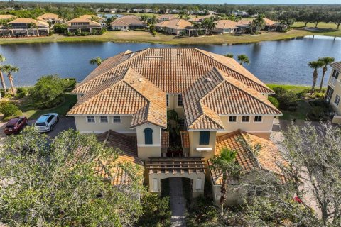 Condominio en venta en Sun City Center, Florida, 3 dormitorios, 172.8 m2 № 1659488 - foto 1