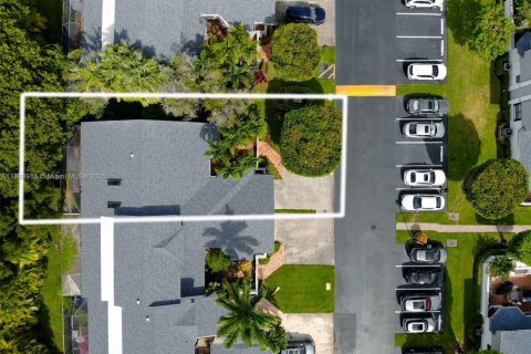 Touwnhouse à vendre à Doral, Floride: 2 chambres, 129.88 m2 № 1943577 - photo 3