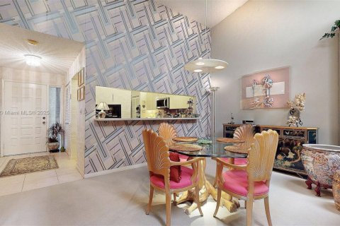 Touwnhouse à vendre à Doral, Floride: 2 chambres, 129.88 m2 № 1943577 - photo 6