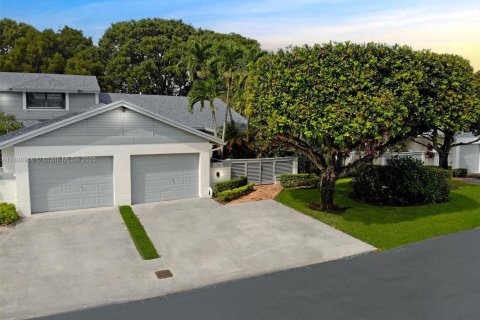 Touwnhouse à vendre à Doral, Floride: 2 chambres, 129.88 m2 № 1943577 - photo 1