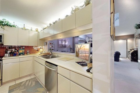 Touwnhouse à vendre à Doral, Floride: 2 chambres, 129.88 m2 № 1943577 - photo 16
