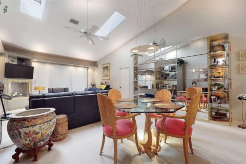Touwnhouse à vendre à Doral, Floride: 2 chambres, 129.88 m2 № 1943577 - photo 8