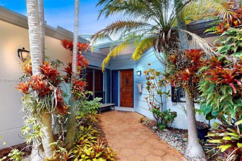 Touwnhouse à vendre à Doral, Floride: 2 chambres, 129.88 m2 № 1943577 - photo 5