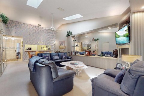 Touwnhouse à vendre à Doral, Floride: 2 chambres, 129.88 m2 № 1943577 - photo 18