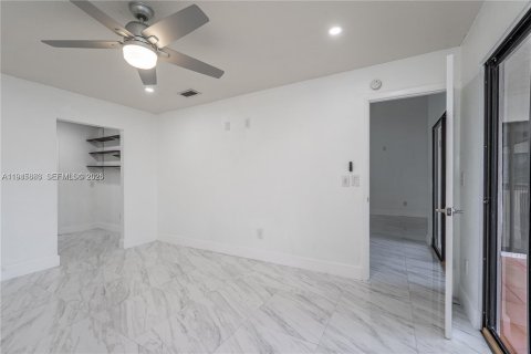 Condo in Homestead, Florida, 2 bedrooms  № 2001894 - photo 14