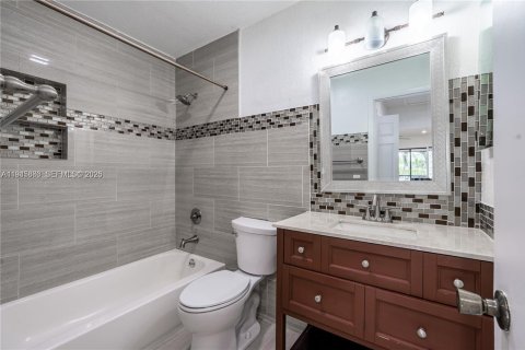 Condo in Homestead, Florida, 2 bedrooms  № 2001894 - photo 18