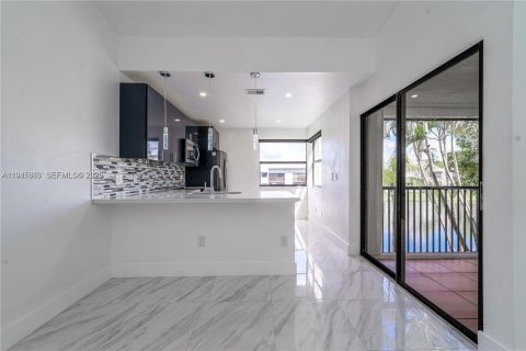 Condo in Homestead, Florida, 2 bedrooms  № 2001894 - photo 4