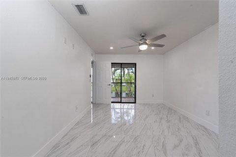 Condo in Homestead, Florida, 2 bedrooms  № 2001894 - photo 15