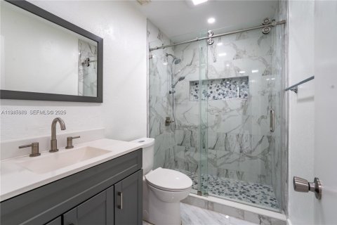 Condo in Homestead, Florida, 2 bedrooms  № 2001894 - photo 12