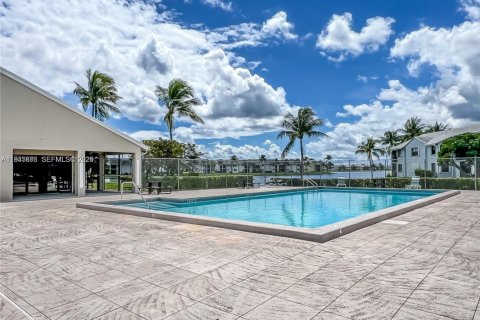 Condo in Homestead, Florida, 2 bedrooms  № 2001894 - photo 27