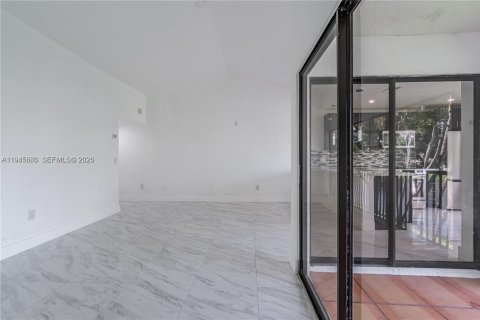 Condo in Homestead, Florida, 2 bedrooms  № 2001894 - photo 7