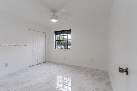 Condo in Homestead, Florida, 2 bedrooms  № 2001894 - photo 8