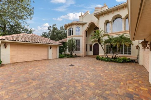 House in Orlando, Florida 5 bedrooms, 708.94 sq.m. № 1372254 - photo 4