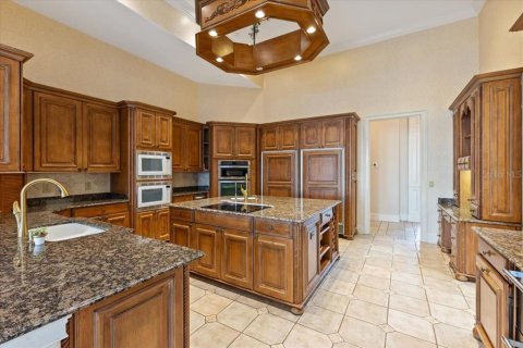 House in Orlando, Florida 5 bedrooms, 708.94 sq.m. № 1372254 - photo 24