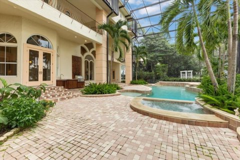 House in Orlando, Florida 5 bedrooms, 708.94 sq.m. № 1372254 - photo 19