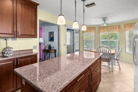 House in Englewood, Florida 2 bedrooms, 176.79 sq.m. № 2118111 - photo 3