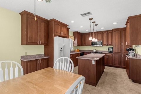 House in Englewood, Florida 2 bedrooms, 176.79 sq.m. № 2118111 - photo 4