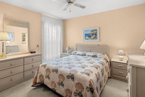 House in Englewood, Florida 2 bedrooms, 176.79 sq.m. № 2118111 - photo 15