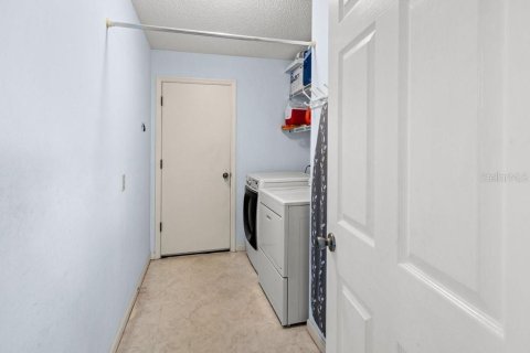 House in Englewood, Florida 2 bedrooms, 176.79 sq.m. № 2118111 - photo 18