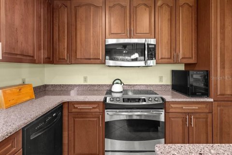 House in Englewood, Florida 2 bedrooms, 176.79 sq.m. № 2118111 - photo 2